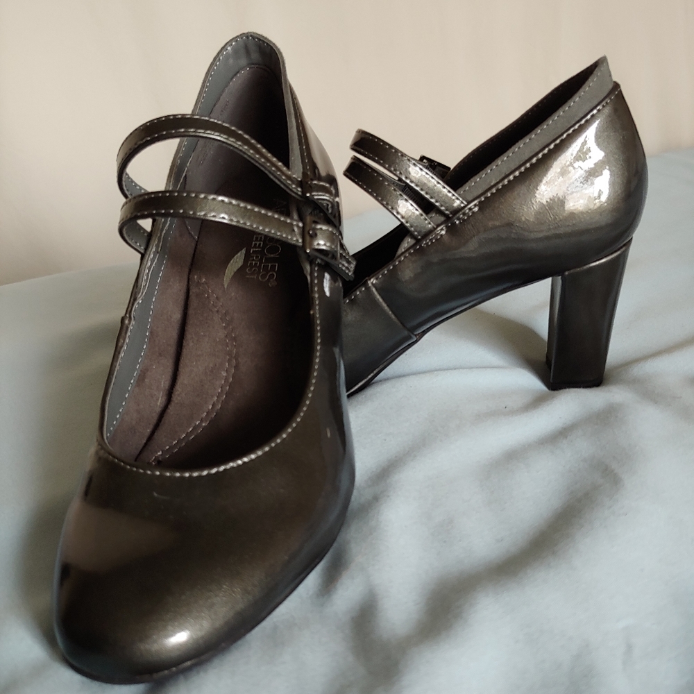 NWB Aerosoles Pewter Mary Jane heels